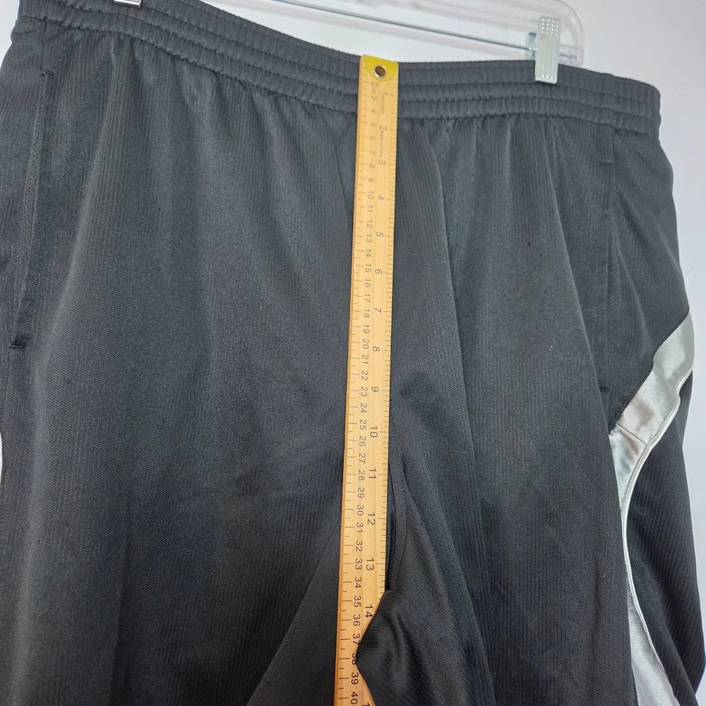 Nike Basketball Shorts Mens XL Black Silver Mesh Athletic Performance Pockets
